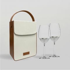 LUCARIS ชุดของขวัญแก้วไวน์ Prestige set Lavish Bordeaux และ กระเป๋าใส่แก้วไวน์ สี Classic brown (Pack of 2)
