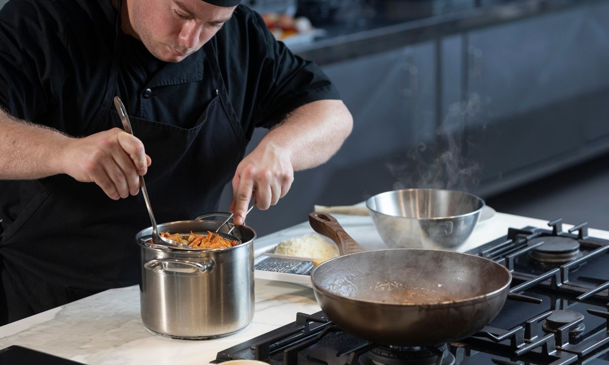 รู้จักกับประเภทของหม้อต้มทรงสูง และประโยชน์ด้านการใช้งาน