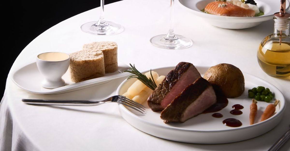 อุปกรณ์บนโต๊ะอาหารโรงแรม ต้องมีอะไรบ้าง พร้อมเคล็ดลับการจัดโต๊ะอาหาร